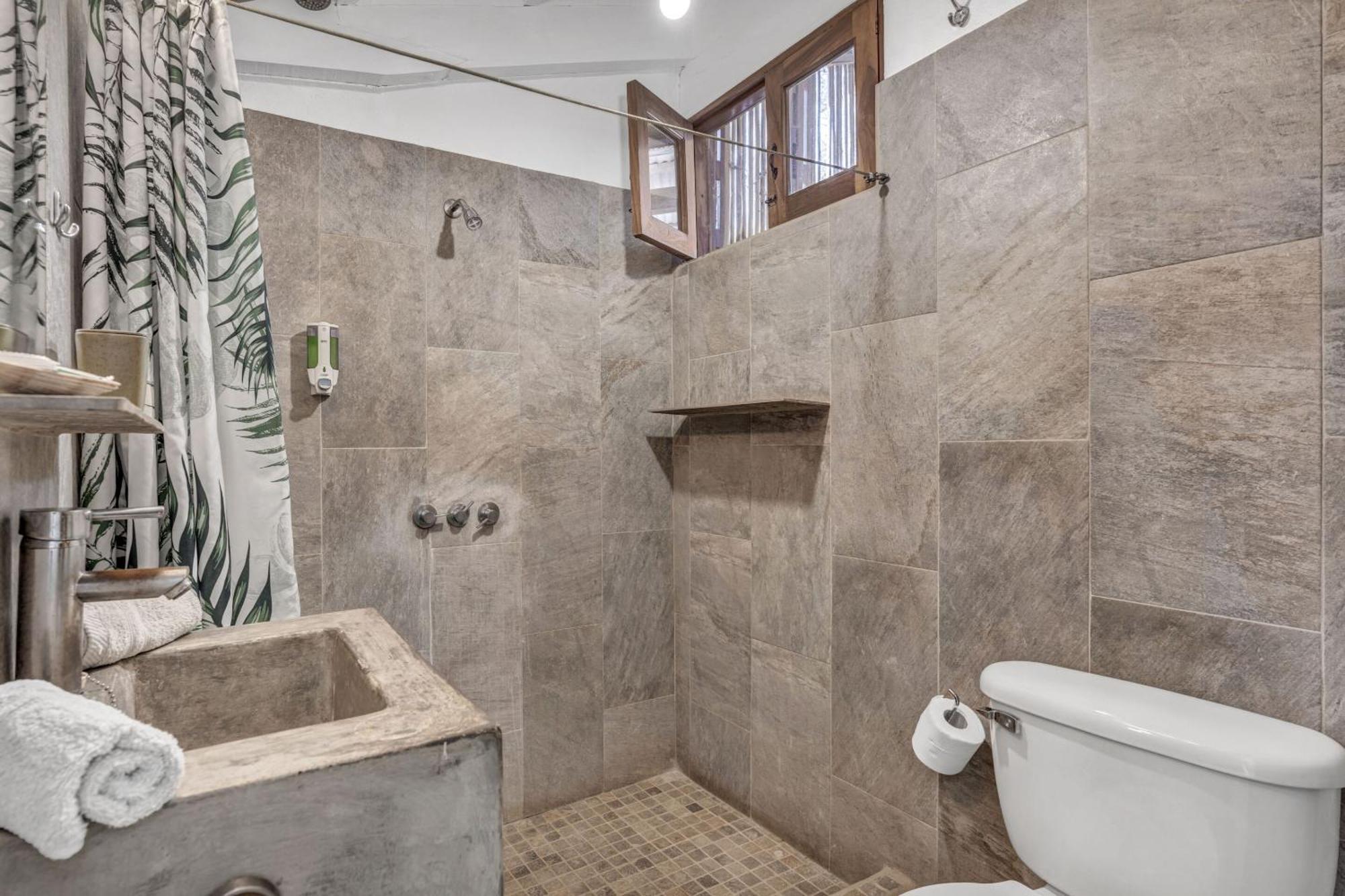 The Beach Bungalows Tamarindo- Adults Only 객실 사진